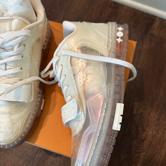 Louis Vuitton Sneakers - Picture 3 of 4